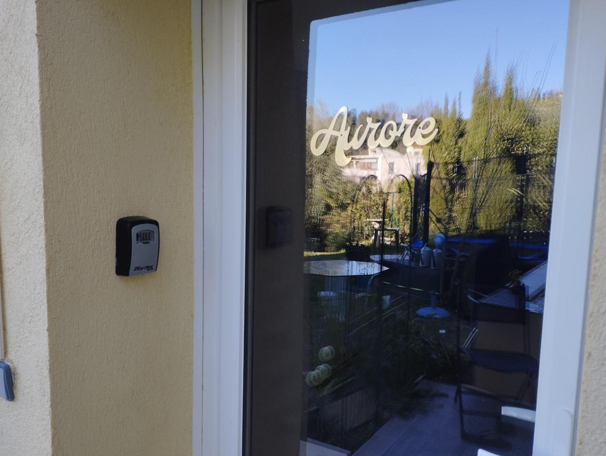 Appartement Aurore En Rez De Jardin Avec Parking Gratuit Ванс Екстериор снимка